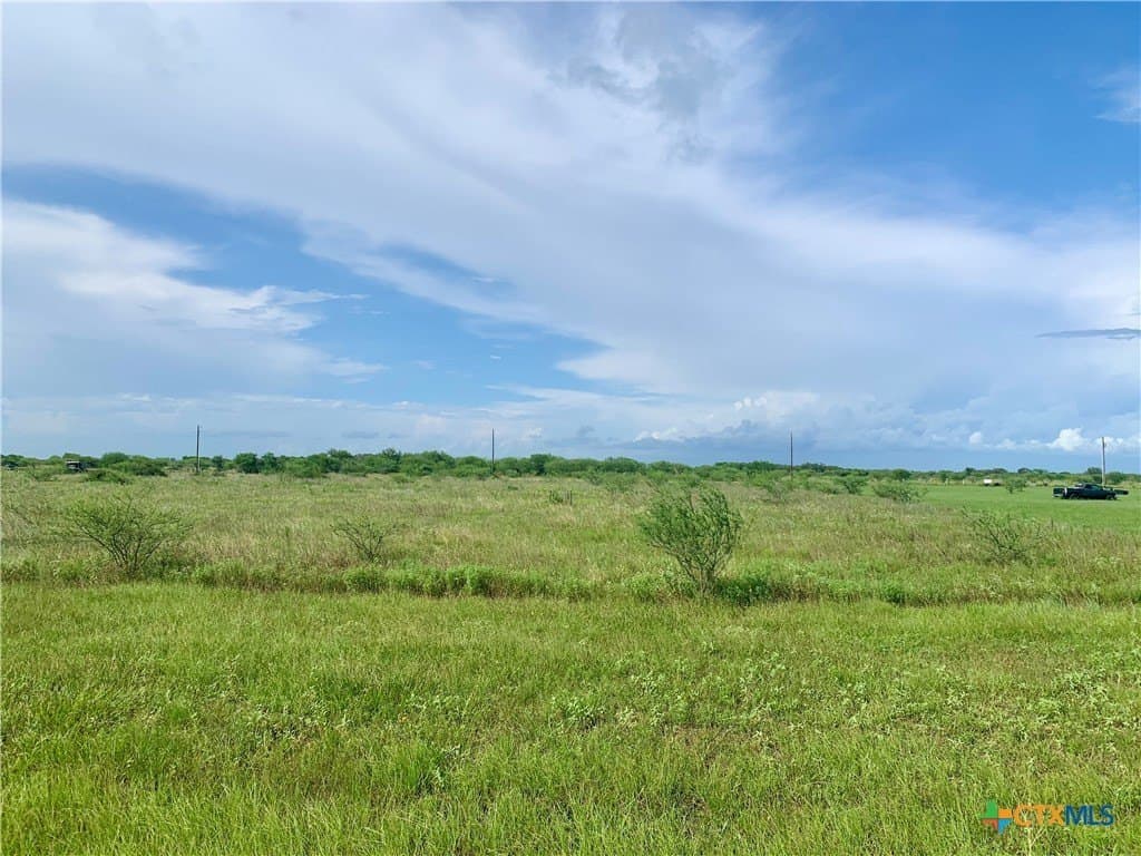 5.04 acres in Victoria County gallery image 3