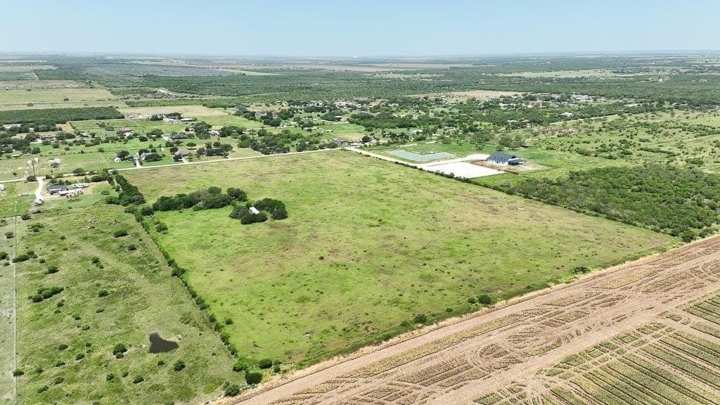 30 acres in San Patricio County - photo 8