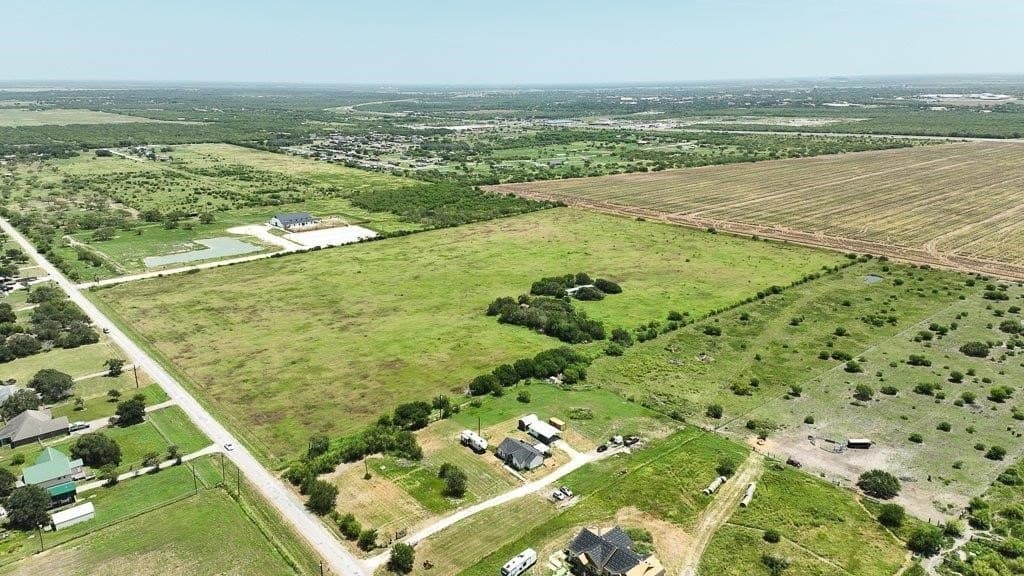 30 acres in San Patricio County - photo 9
