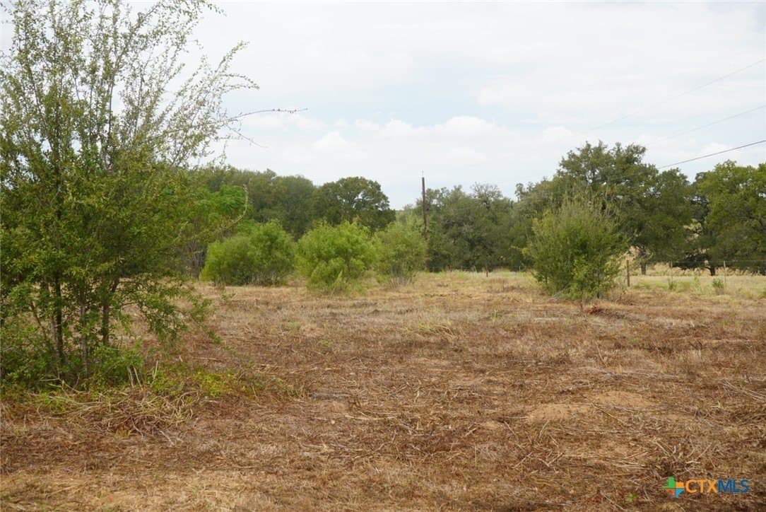 3.66 acres in Guadalupe County - photo 5