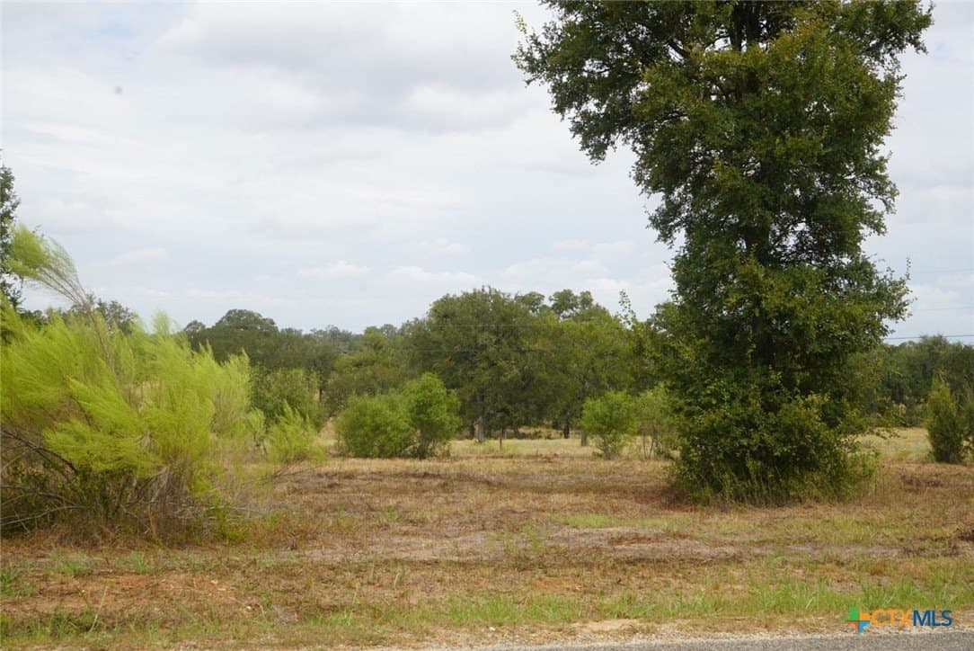 3.66 acres in Guadalupe County - photo 8
