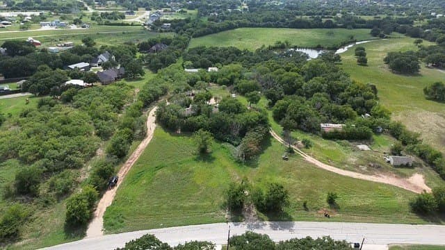 5.7 acres in Tarrant County
