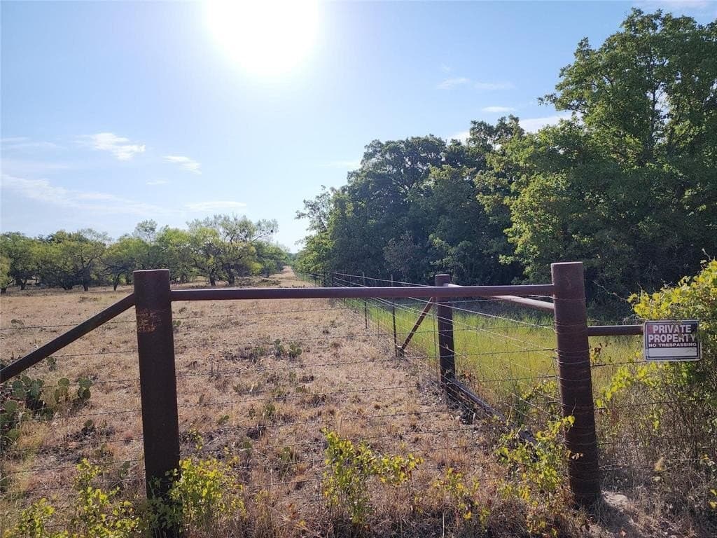 10 acres in Stephens County
