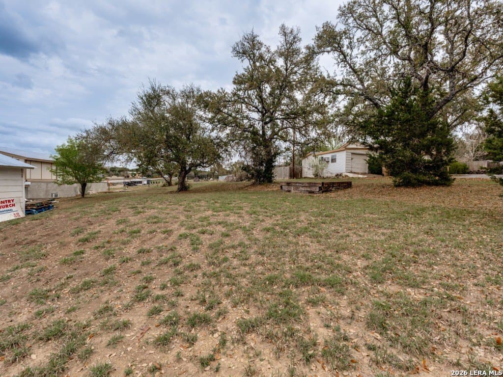 0.33 acres in Comal County - photo 4