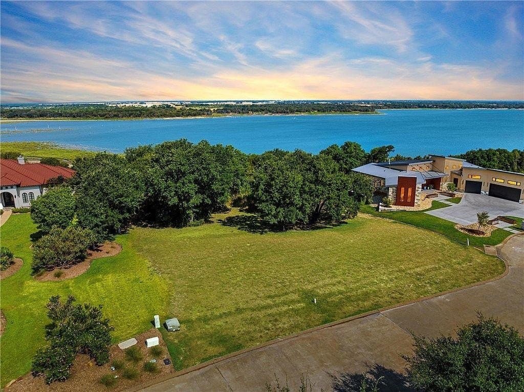 1.36 acres in McLennan County