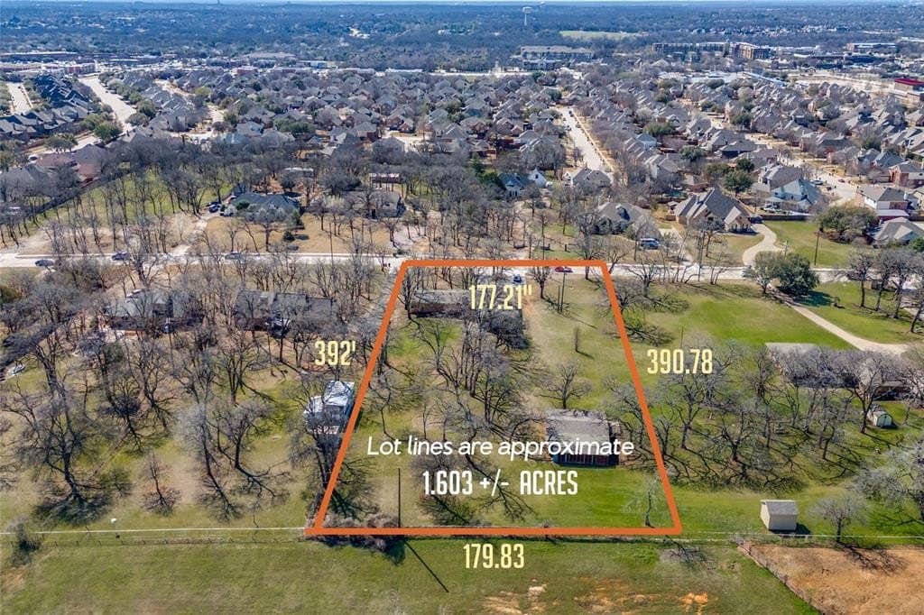 1.6 acres in Tarrant County gallery image 2