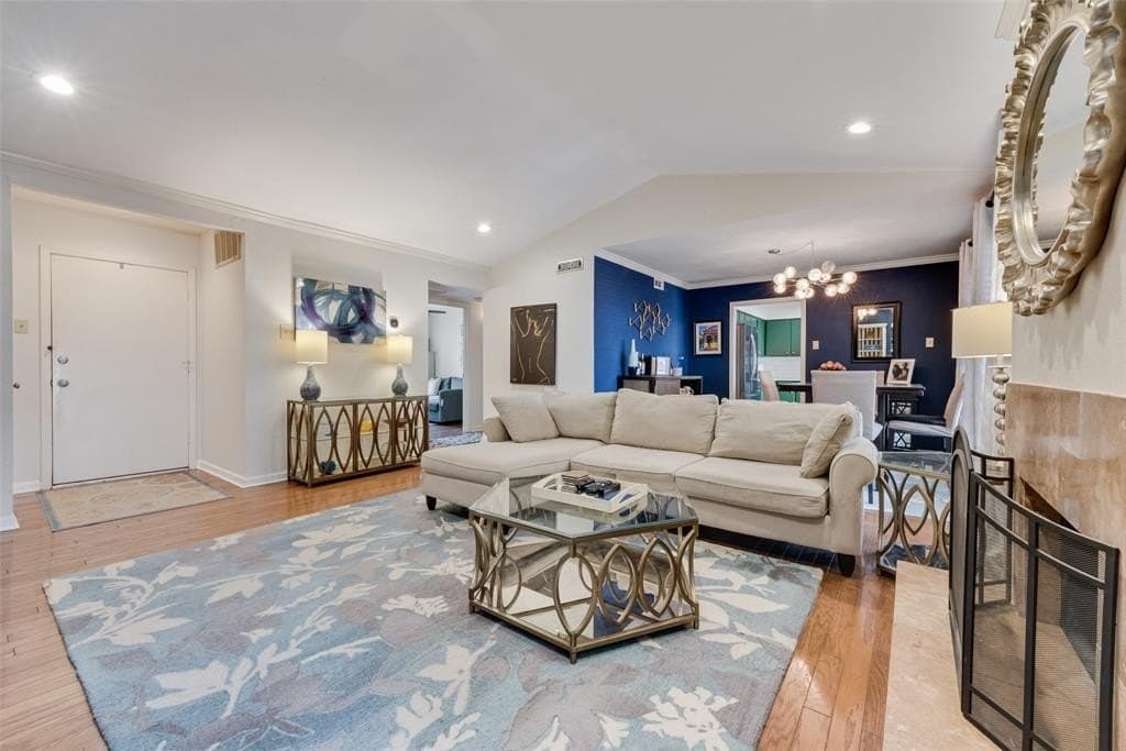 10.4 acres in Dallas County gallery image 2