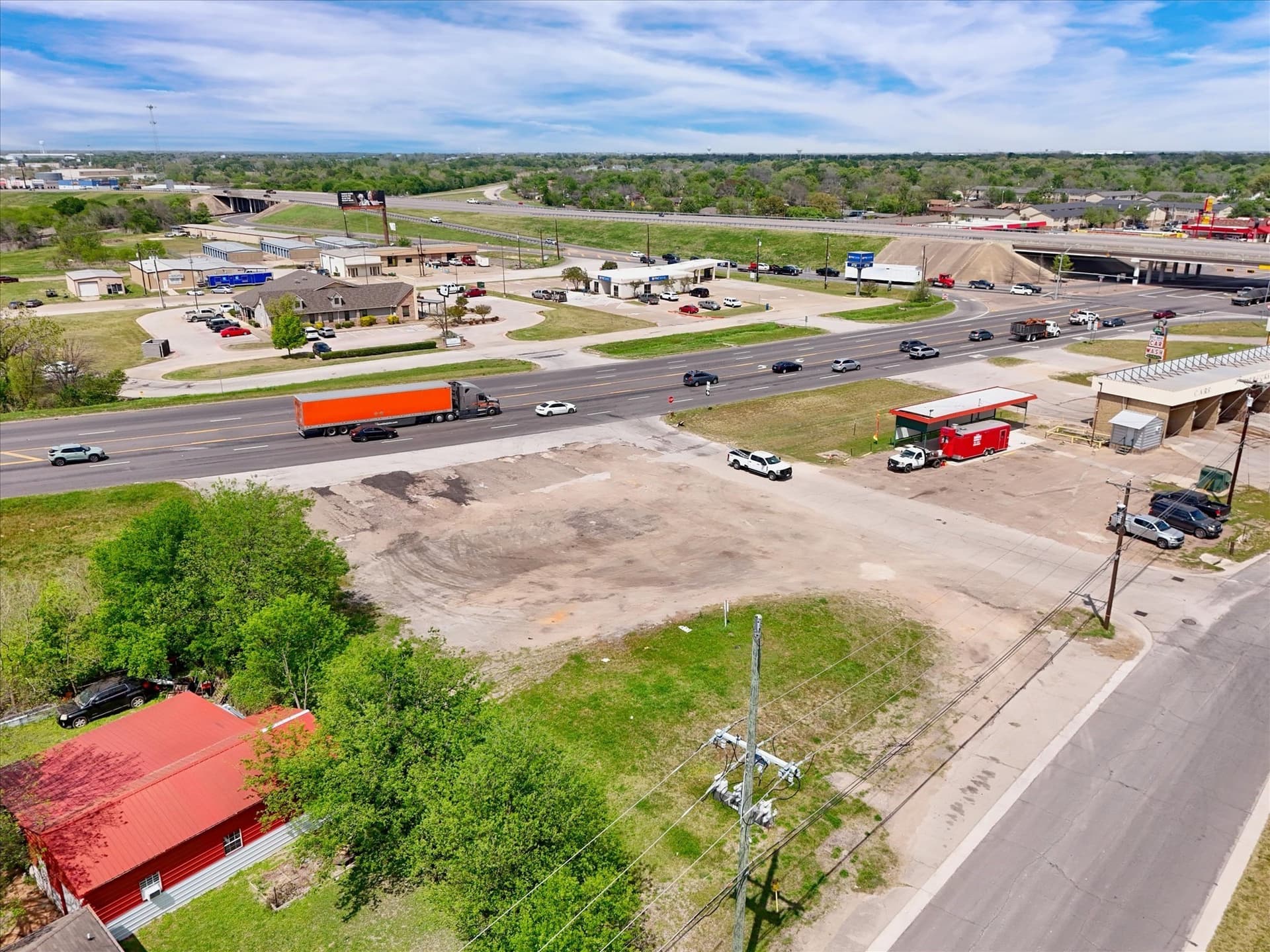 2.05 acres in McLennan County gallery image 4