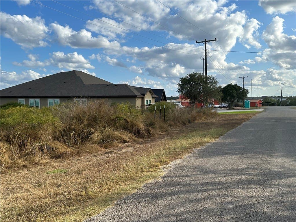 0.59 acres in Live Oak County - photo 10