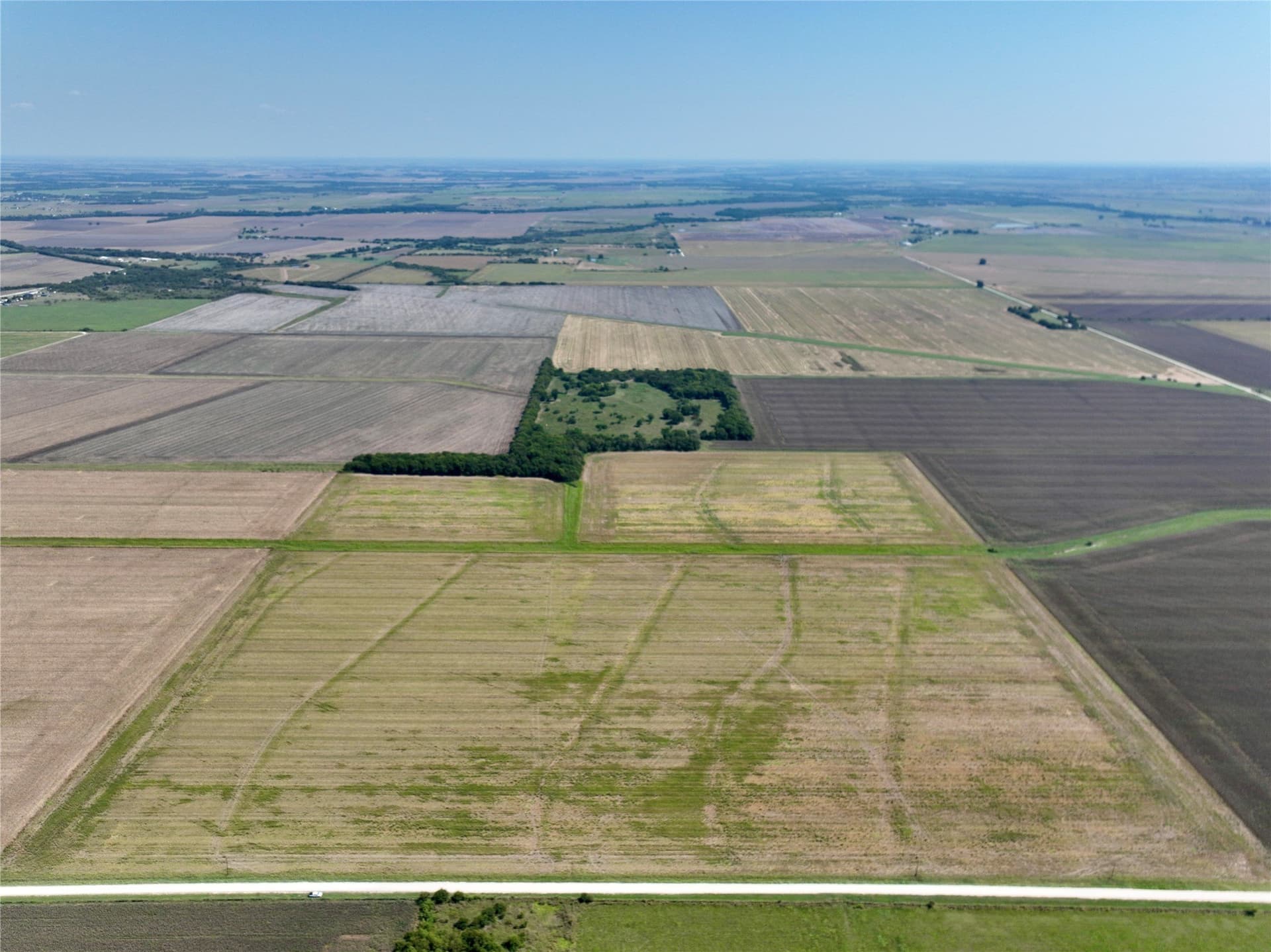 104.88 acres in Ellis County - photo 10