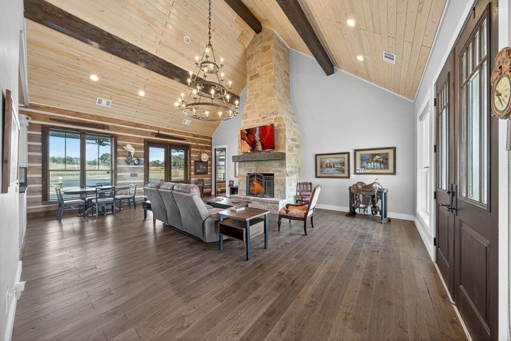 10.77 acres in Kerr County gallery image 3