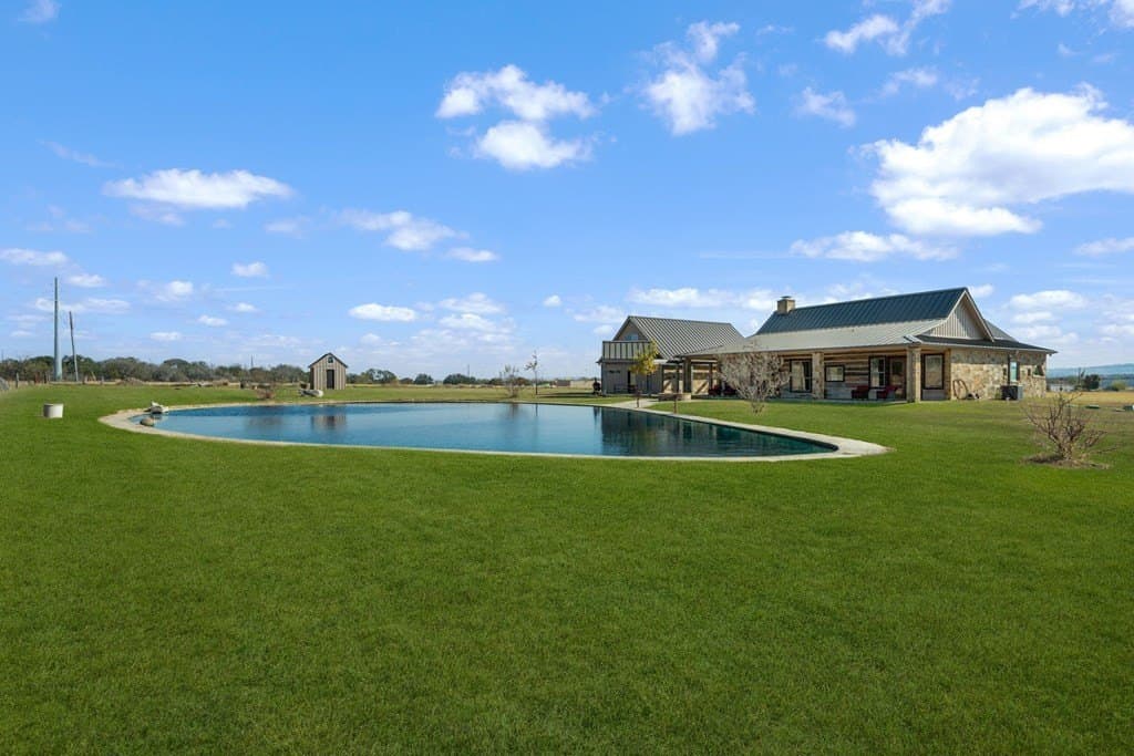 10.77 acres in Kerr County gallery image 2