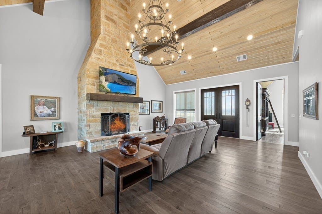 10.77 acres in Kerr County gallery image 4