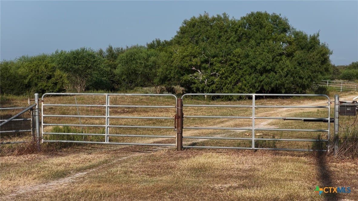 106.24 acres in Refugio County - photo 41