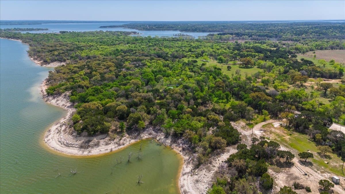 0.95 acres in Bosque County - photo 19