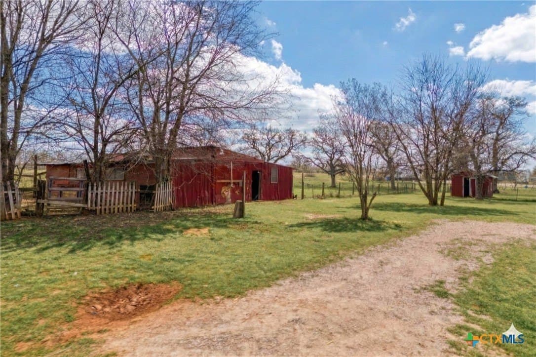 11.08 acres in Milam County