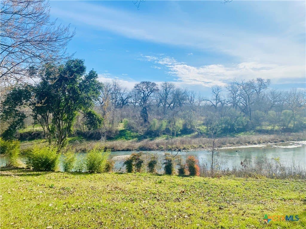 0.32 acres in Guadalupe County gallery image 4
