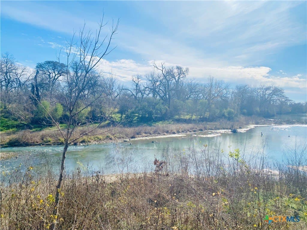 0.32 acres in Guadalupe County gallery image 2