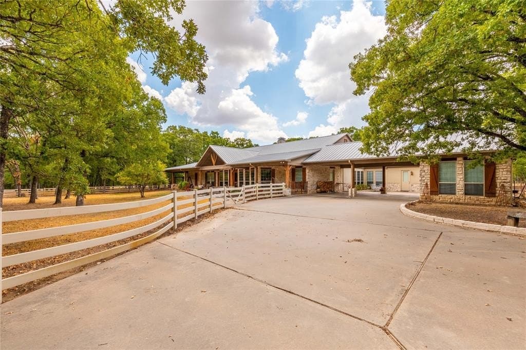 24.78 acres in Hunt County