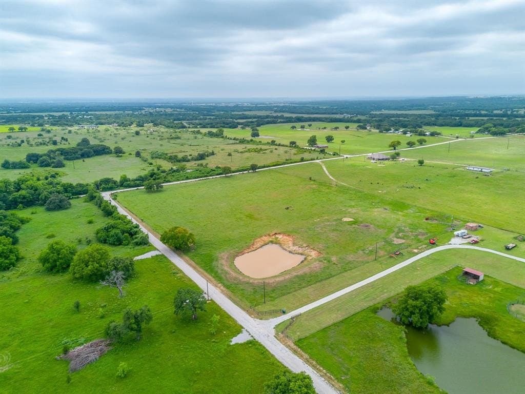 10.25 acres in Wise County gallery image 2
