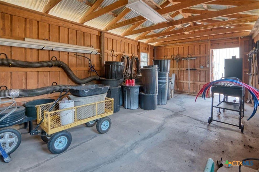 90 acres in DeWitt County - photo 42