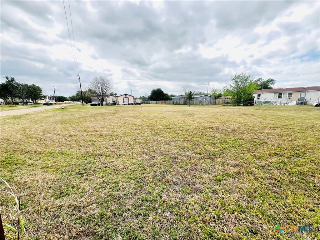 0.19 acres in Milam County - photo 4