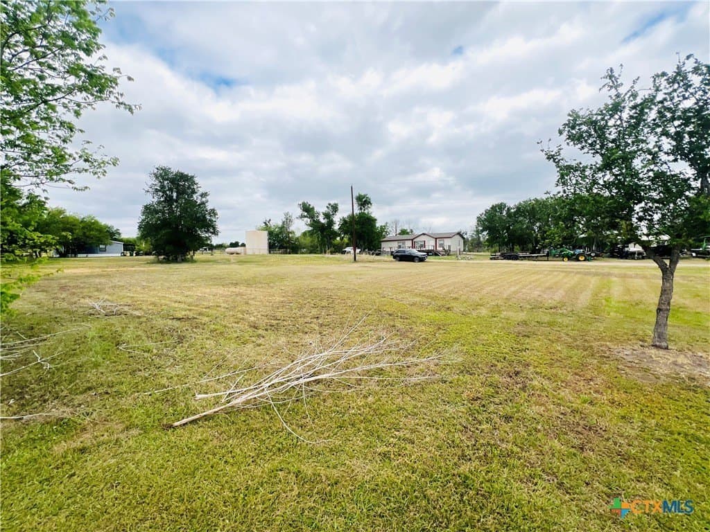 0.19 acres in Milam County - photo 2