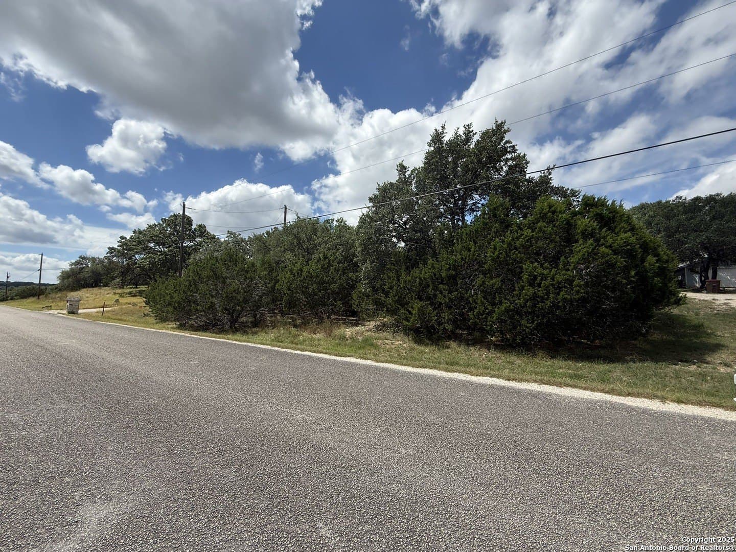 0.5 acres in Comal County gallery image 4