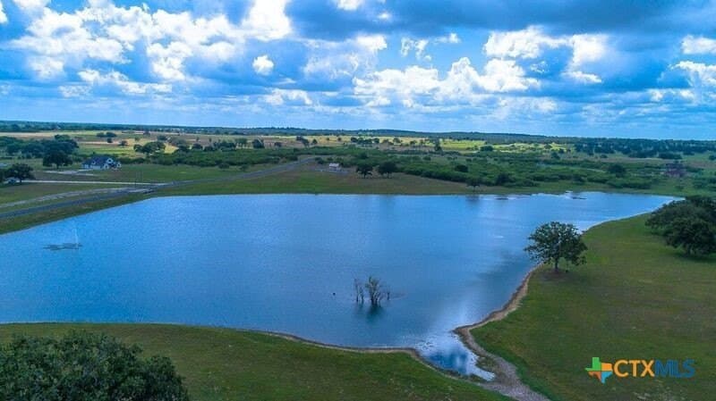 5.01 acres in Gonzales County gallery image 3