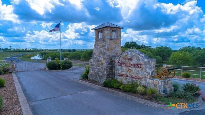 5.01 acres in Gonzales County gallery image 2