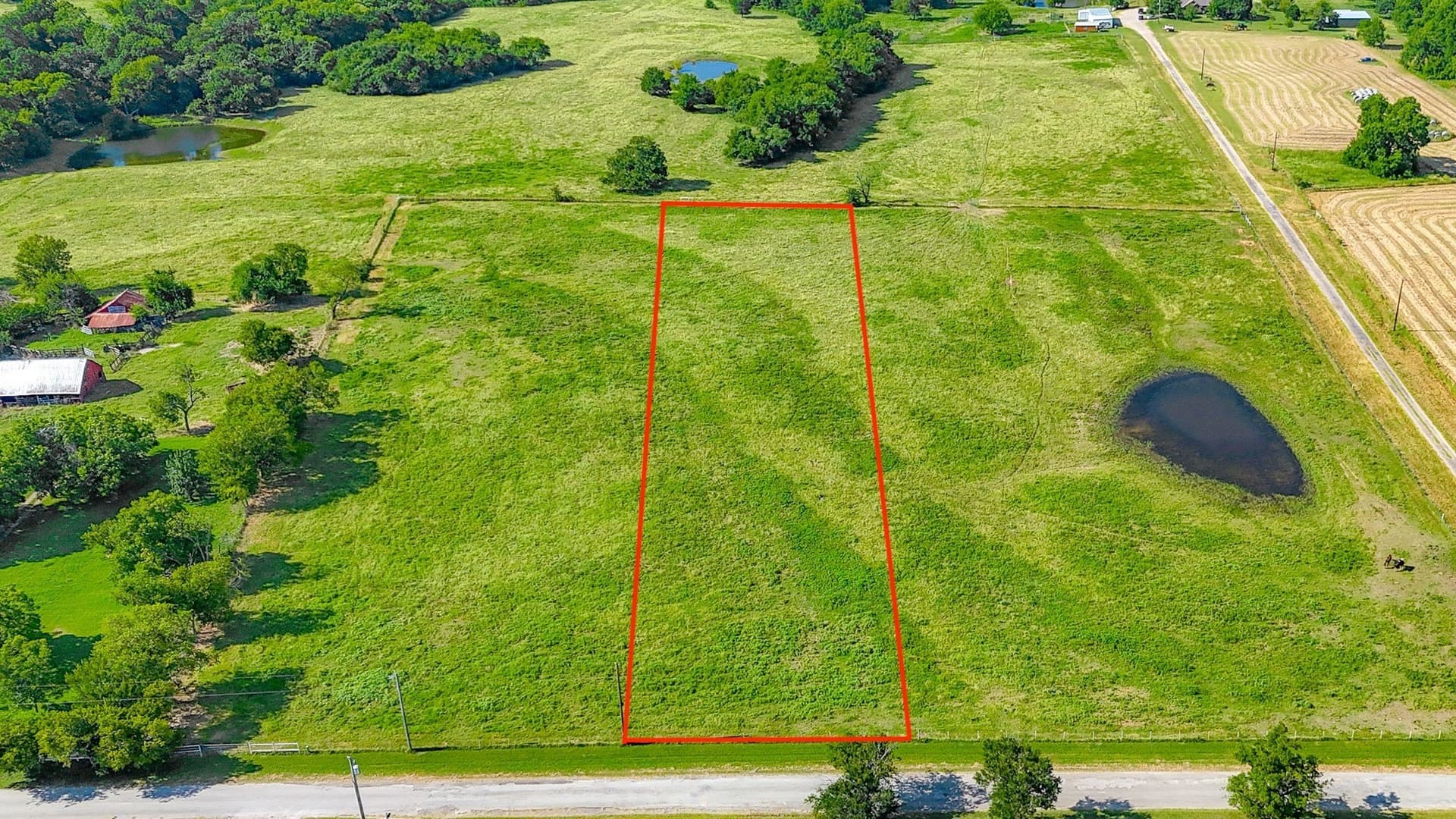 1.61 acres in Navarro County - photo 11