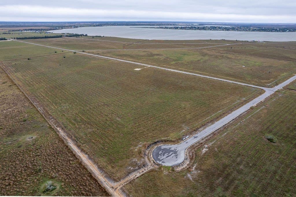 2.01 acres in Calhoun County - photo 6
