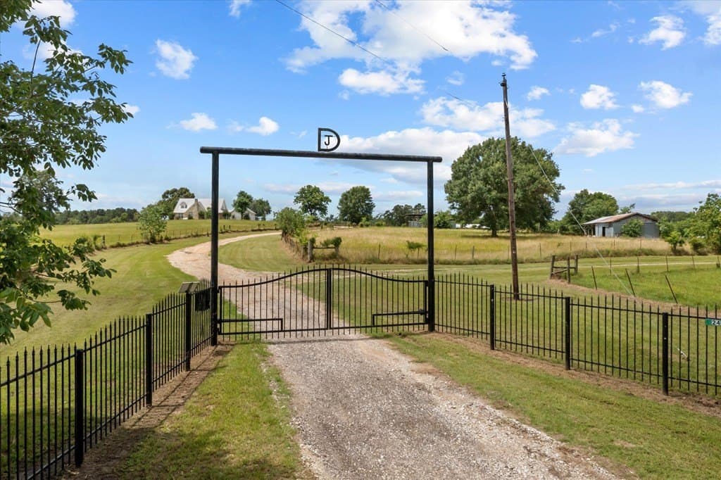 200.61 acres in Texas County gallery image 2