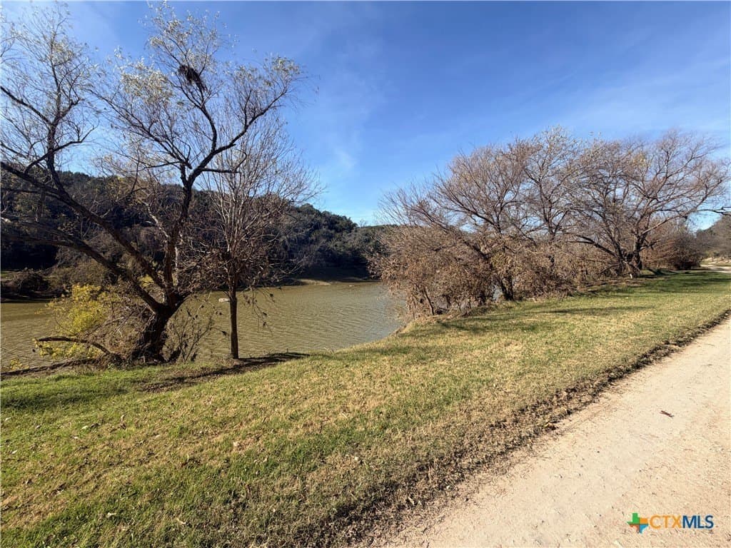 5.33 acres in Lampasas County - photo 7
