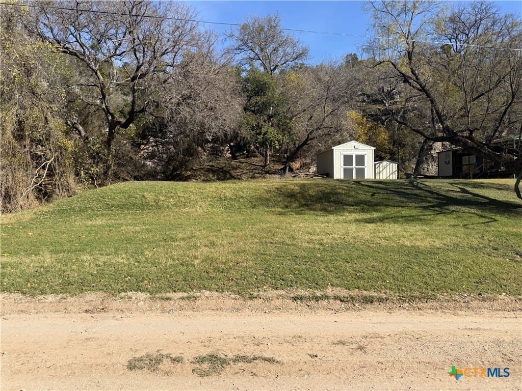 5.33 acres in Lampasas County - photo 3