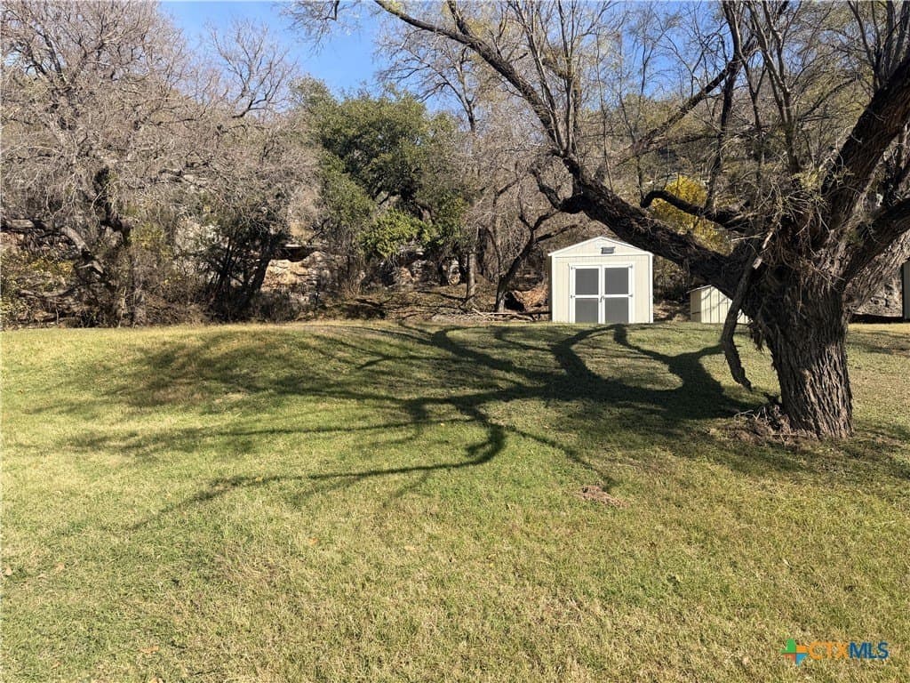 5.33 acres in Lampasas County - photo 4