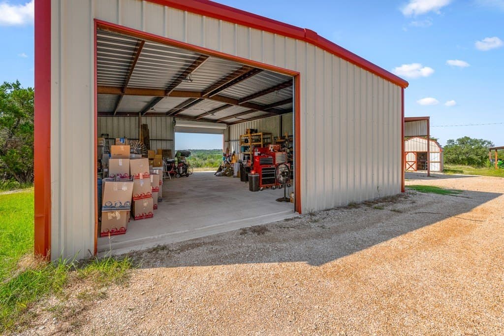 16.35 acres in Kerr County gallery image 4