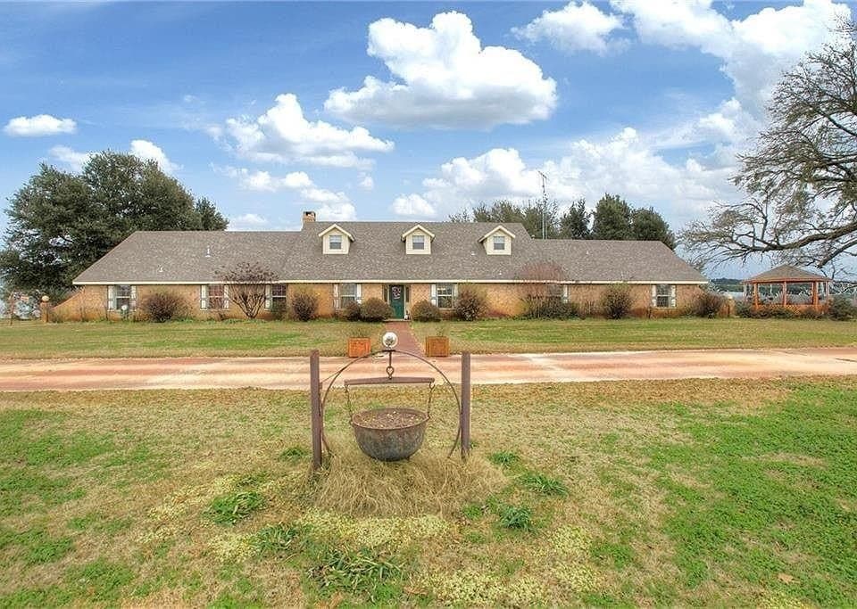 29 acres in Camp County