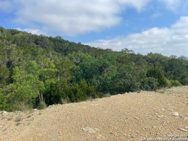 7.48 acres in Bandera County - photo 10