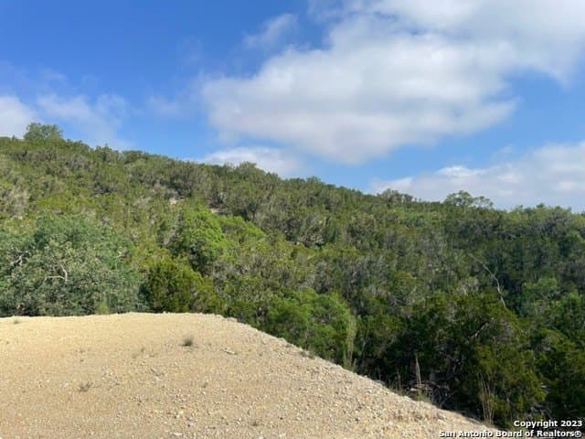7.48 acres in Bandera County gallery image 3
