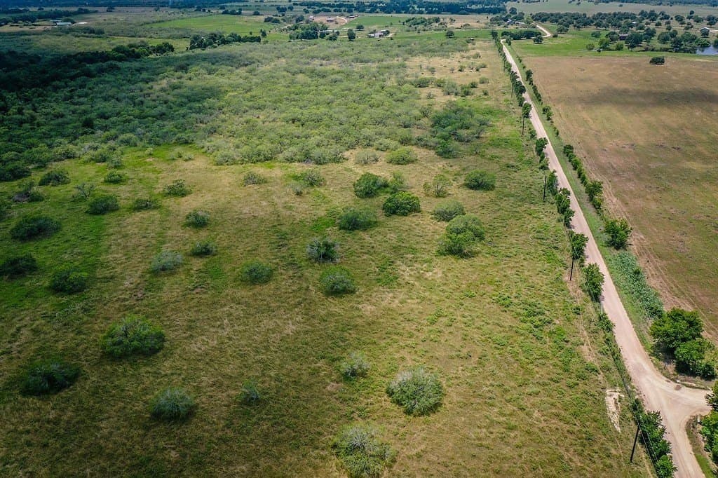 10.01 acres in Gonzales County - photo 13