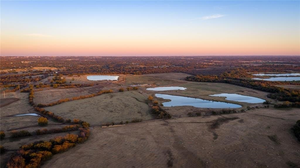 920 acres in Wise County