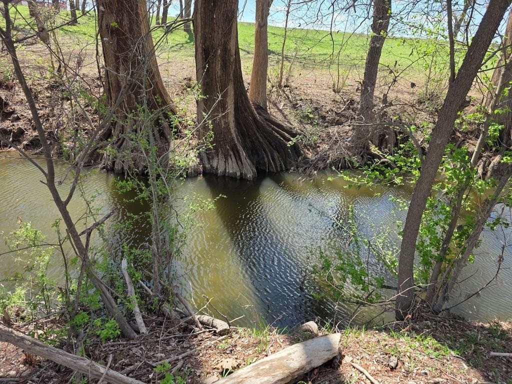 0.77 acres in Kendall County