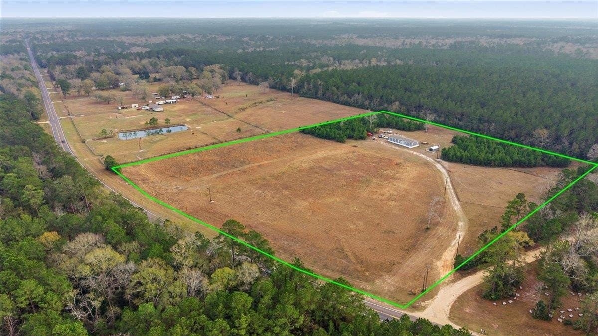 12 acres in Tyler County