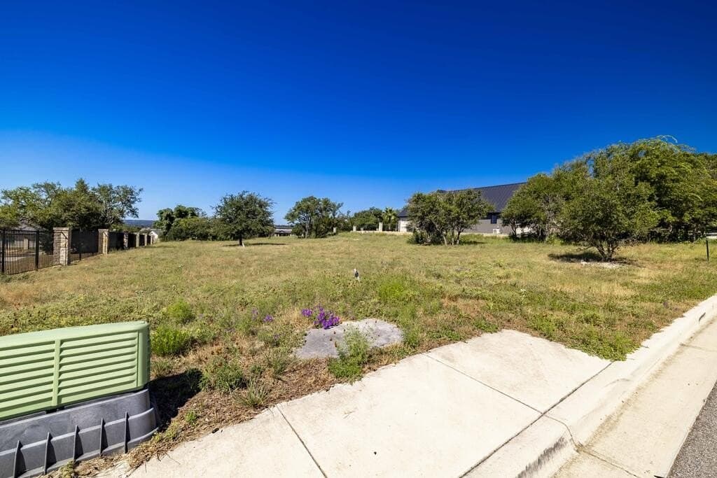 0.53 acres in Kerr County - photo 3