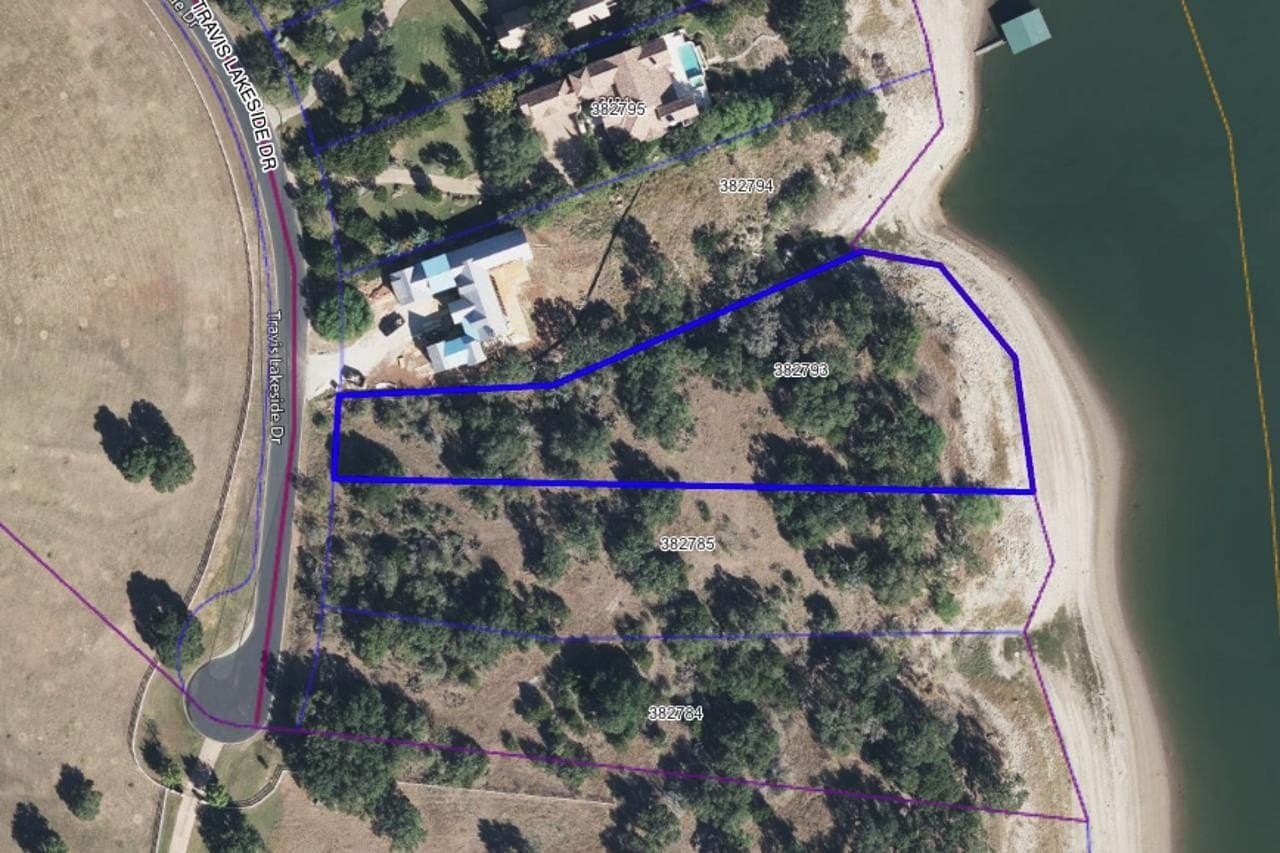1.58 acres in Travis County gallery image 2