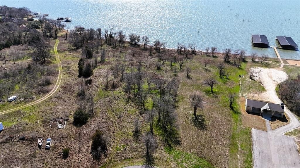 2.25 acres in Navarro County