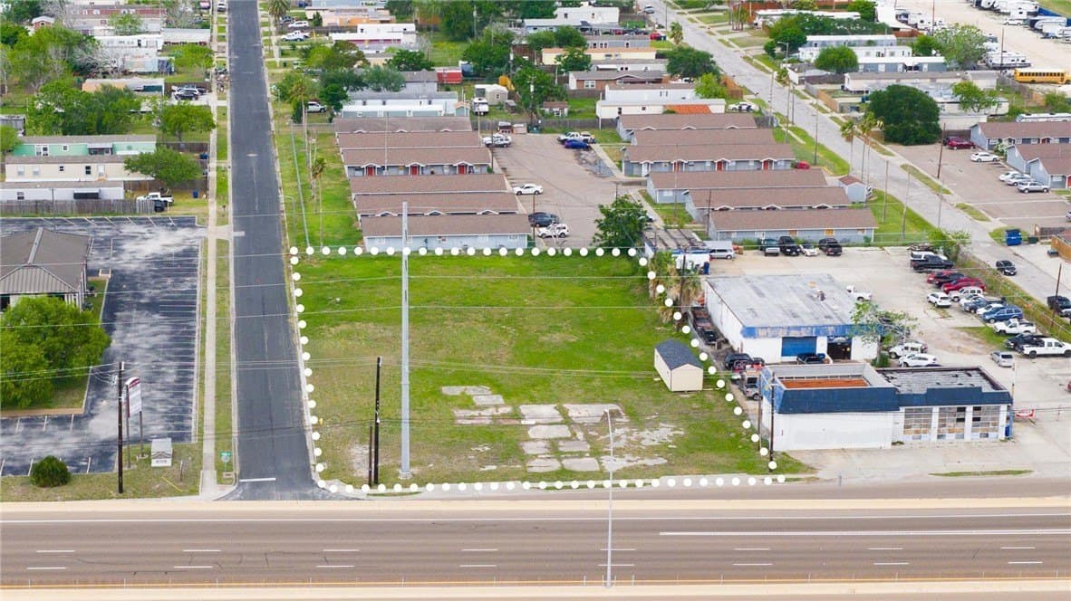 1.01 acres in Nueces County gallery image 2