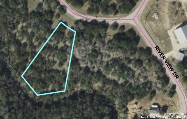0.8 acres in Bandera County