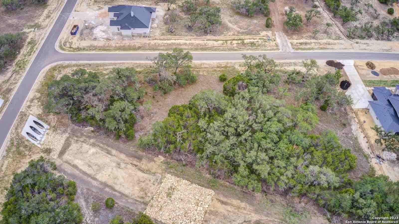 1.26 acres in Comal County gallery image 4